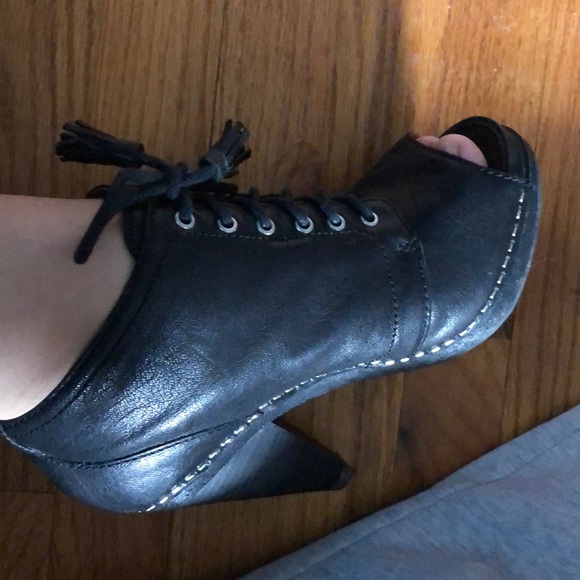 Heels - Picture 3 of 4